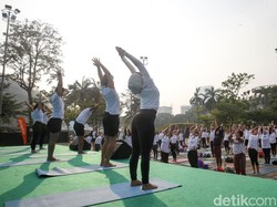 Latah Mau Ikutan Yoga Alien Nauli Kriya? Ini Pesan Instruktur Yoga