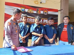 Maling Ceburkan Diri ke Sungai di Surabaya Hendak Jual Motor Curian ke Madura