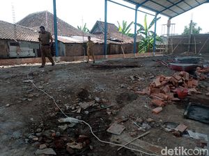 Pembangunan Gudang Plastik di Bendosari Sukoharjo Dikeluhkan Warga Pembangunan Gudang Plastik di Bendosari Sukoharjo Dikeluhkan Warga