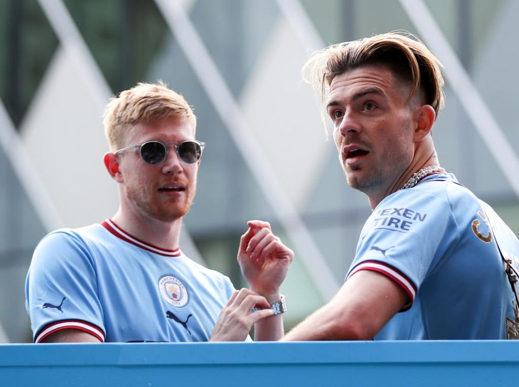 De Bruyne: Grealish Dikritik Terus karena Dia Orang Inggris De Bruyne: Grealish Dikritik Terus karena Dia Orang Inggris