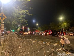 Massa Buruh Bubar Usai Ditemui Wagub Emil, Lalu Lintas Kembali Normal