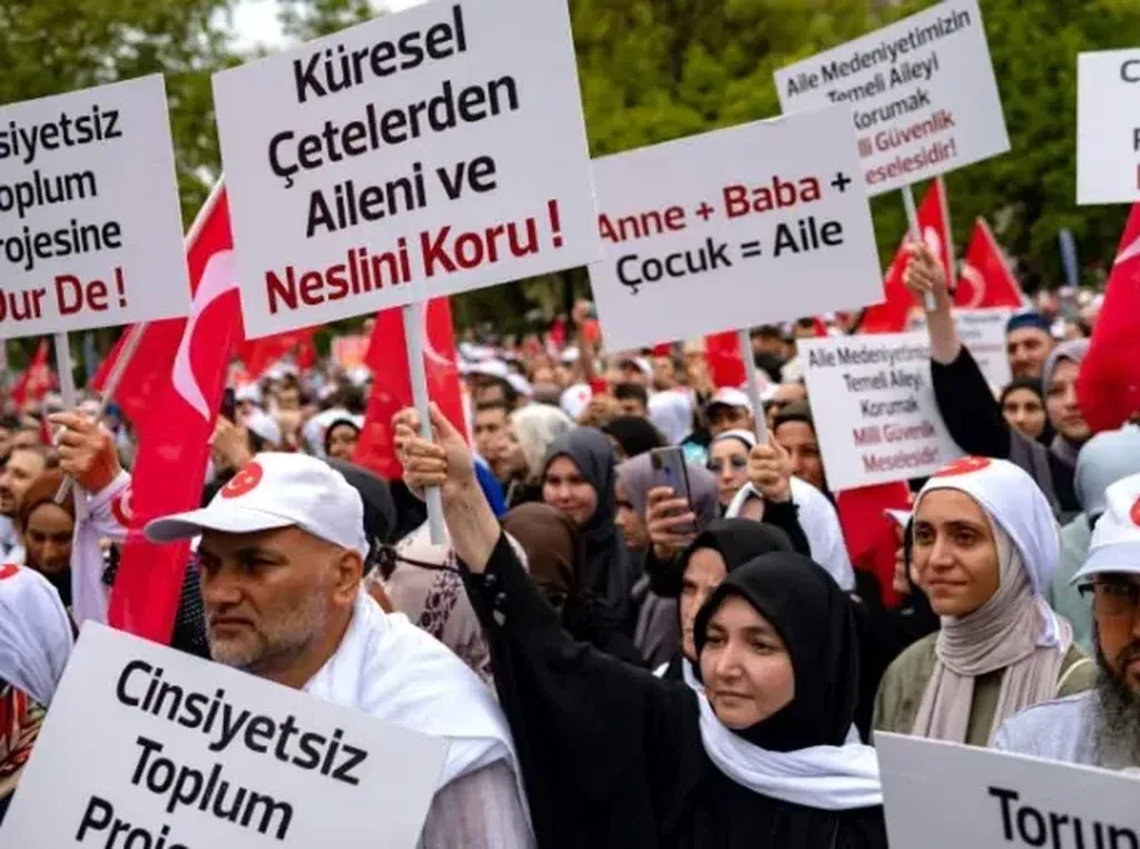 Warga Turki Demo Anti-LGBT, Kelompok HAM Protes di Medsos