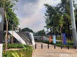 Nyaman Banget! Perpustakaan di Taman Blok M yang Baru Diresmikan Anies