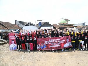 Relawan Ganjar Deklarasi Sambil Ajak Emak-emak Senam Pagi di Tasik