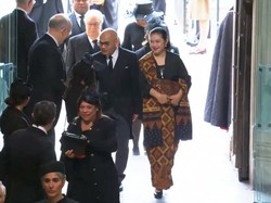 Gaya Istri Dubes RI di Pemakaman Ratu Elizabeth II, Beda Pakai Kebaya