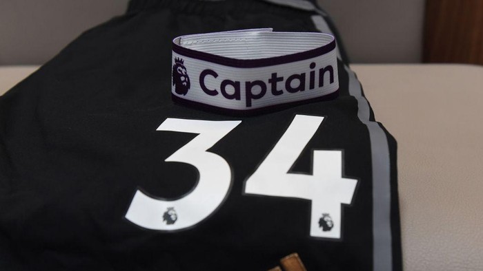 BRENTFORD, ENGLAND - SEPTEMBER 18: Granit Xhaka's kit and captains armband in the Arsenal changing room before the Premier League match between Brentford FC and Arsenal FC at Gtech Community Stadium on September 18, 2022 in Brentford, England. (Photo by Stuart MacFarlane/Arsenal FC via Getty Images)