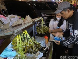 Bincang Singkat dengan Penjual Bacang di Jalan Braga Bandung
