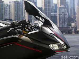 Skutik Mendominasi, Berapa Persen Pembeli Motor Sport Honda di RI?