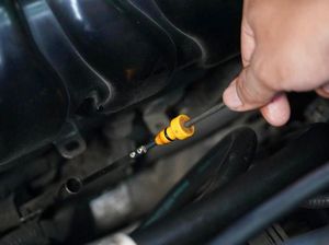 Ganti Oli Jangan Tunggu Sampai 6 Bulan!