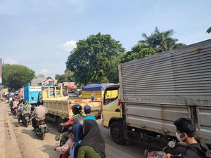 Detik-detik Kecelakaan Beruntun di Jalan Alternatif Cibubur