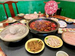 Kacau! Ngutang Rp 11 Juta di Restoran Hotpot, Pria Ini Malah Dibebaskan Kacau! Ngutang Rp 11 Juta di Restoran Hotpot, Pria Ini Malah Dibebaskan