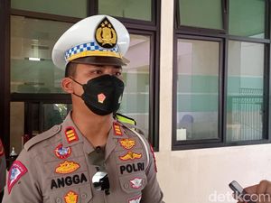 Detik-detik Horor Elf Tabrak Truk di Tol Cipali Tewaskan 3 Orang Detik-detik Horor Elf Tabrak Truk di Tol Cipali Tewaskan 3 Orang