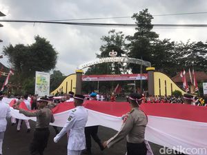 Meriah! Kirab Kebangsaan di Sukabumi Arak Bendera Merah Putih 100 Meter