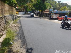 Dikeluhkan Warga, Jalan Raya Sumedang-Cirebon Kini Tak Berlubang Lagi