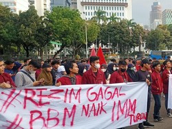 Survei Indikator Politik: Mayoritas Tak Setuju BBM Naik, Mending Tambah Utang