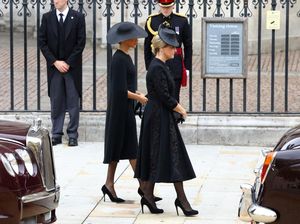 Gestur Tegang Meghan Markle Bertemu Kate Middleton, Inikah Artinya?