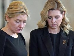 Ibu Negara Ukraina Melayat Ratu Elizabeth, Raut Wajahnya Sedih Ibu Negara Ukraina Melayat Ratu Elizabeth, Raut Wajahnya Sedih