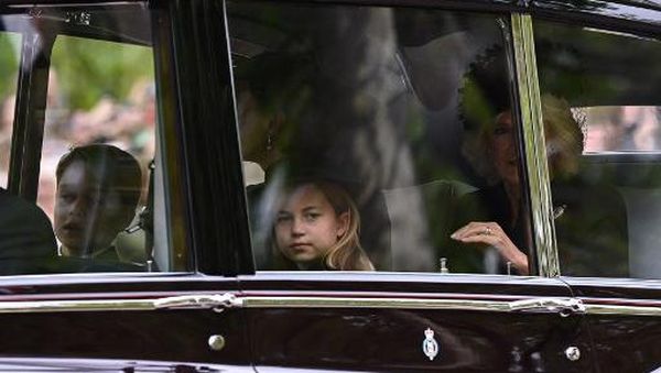 Pangeran George-Putri Charlotte Hadiri Pemakaman Ratu Elizabeth