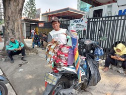 Pedagang Kejepit Harga BBM, Mau Naikin Harga Takut Ditinggal Pembeli