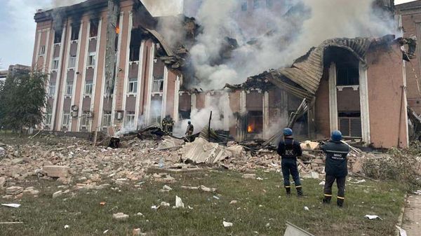 Pembangkit Listrik Tenaga Panas Ukraina Rusak Diserang Rusia