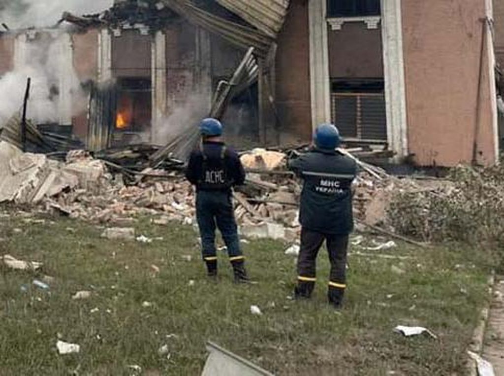6 Orang Tewas Akibat Serangan Udara Sehari Sebelum Refrendum di Donetsk