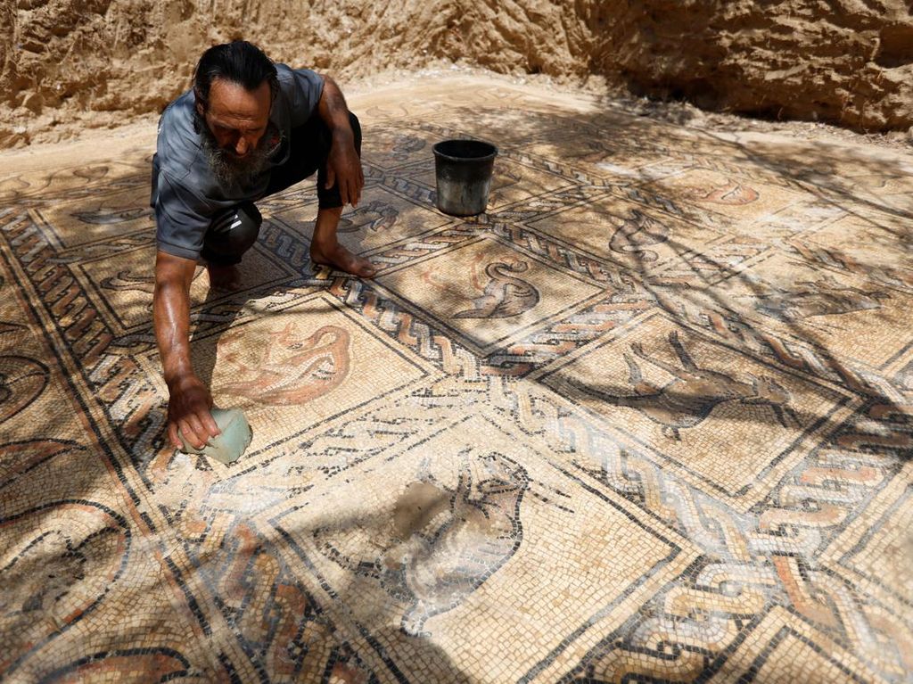 Petani Gaza Temukan Lantai Mosaik Era Bizantium