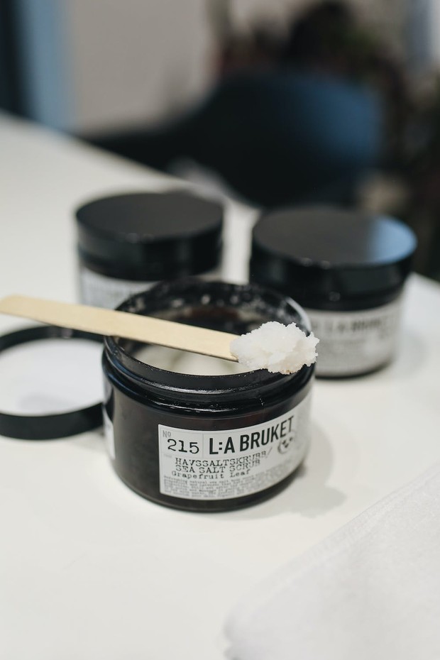 Pilih Produk Face Scrub Berbahan Ringan/Polina Tankilevitch Foto: pexels.com/ Untuk kulit kering pilihlah face scrub berbahan ringan.