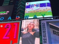 Wah! Wajah Puteri Indonesia 2022 Laksmi Shari Mejeng di Times Square