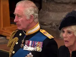 Ekspresi Raja Charles Menahan Tangis di Committal Service Ratu Elizabeth