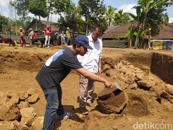 Ekskavasi Candi Batu Bata Magelang Temukan 6 Umpak, Diduga Bagian Atap