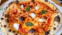 Ada Pizza Italia Autentik di Taman Dekat Stasiun MRT Cipete Raya