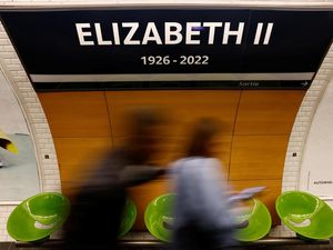 Nama Stasiun Metro George V Paris Diubah Jadi Elizabeth II