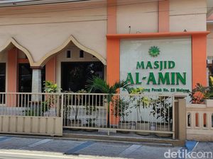 Takmir Masjid Al Amin Malang Mengaku Kecolongan soal Tabloid Anies Baswedan Takmir Masjid Al Amin Malang Mengaku Kecolongan soal Tabloid Anies Baswedan