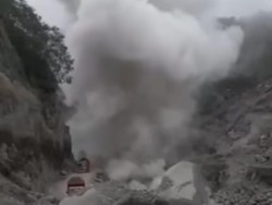 Batu Menggelinding di Kali Gendol Viral, Begini Penjelasan BPPTKG