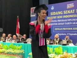 Gayeng Wisuda ISI Jogja, Tari Kolosal sampai Canda Dekan-Mahasiswa Feminin