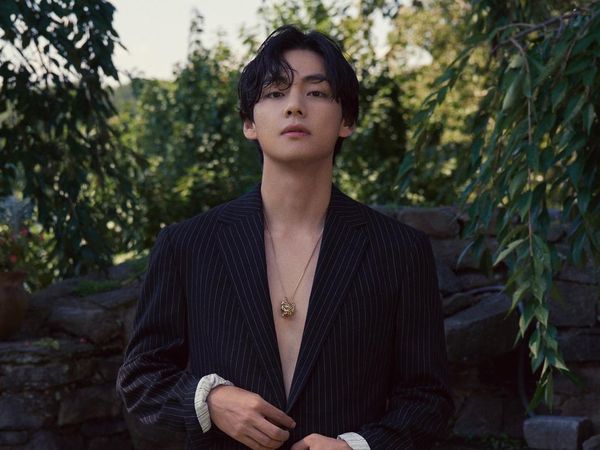 Foto 10 Artis Bergelar Tertampan dan Tercantik, V BTS Pemilik Wajah Terbaik