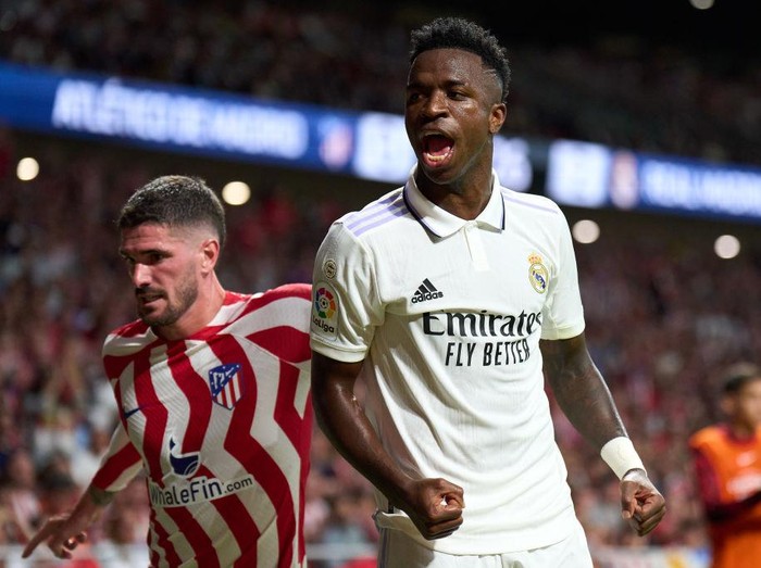 MADRID, SPAIN - SEPTEMBER 18: Vinicius Junior of Real Madrid reacts during the LaLiga Santander match between Atletico de Madrid and Real Madrid CF at Civitas Metropolitano Stadium on September 18, 2022 in Madrid, Spain. (Photo by Angel Martinez/Getty Images)