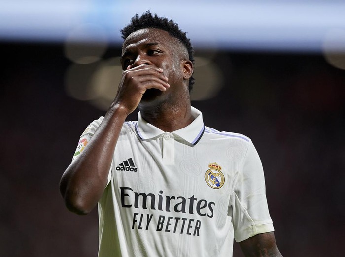 MADRID, SPAIN - SEPTEMBER 18: Vinicius Junior of Real Madrid reacts during the LaLiga Santander match between Atletico de Madrid and Real Madrid CF at Civitas Metropolitano Stadium on September 18, 2022 in Madrid, Spain. (Photo by Fermin Rodriguez/Quality Sport Images/Getty Images)