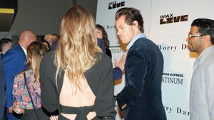 Momen Olivia Wilde dan Harry Styles Curi-curi Ngobrol