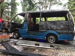 Angkot di Kota Malang Hangus Terbakar Diduga Korsleting