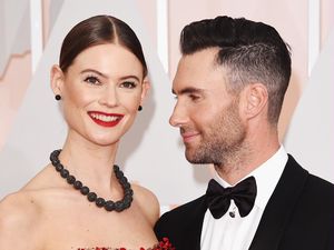 Ingat Lagi Momen Mesra Adam Levine dan Behati Prinsloo di The Ellen Show Ingat Lagi Momen Mesra Adam Levine dan Behati Prinsloo di The Ellen Show