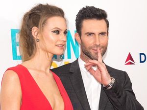 Reaksi Behati Prinsloo Dengar Isu Adam Levine Selingkuh Reaksi Behati Prinsloo Dengar Isu Adam Levine Selingkuh