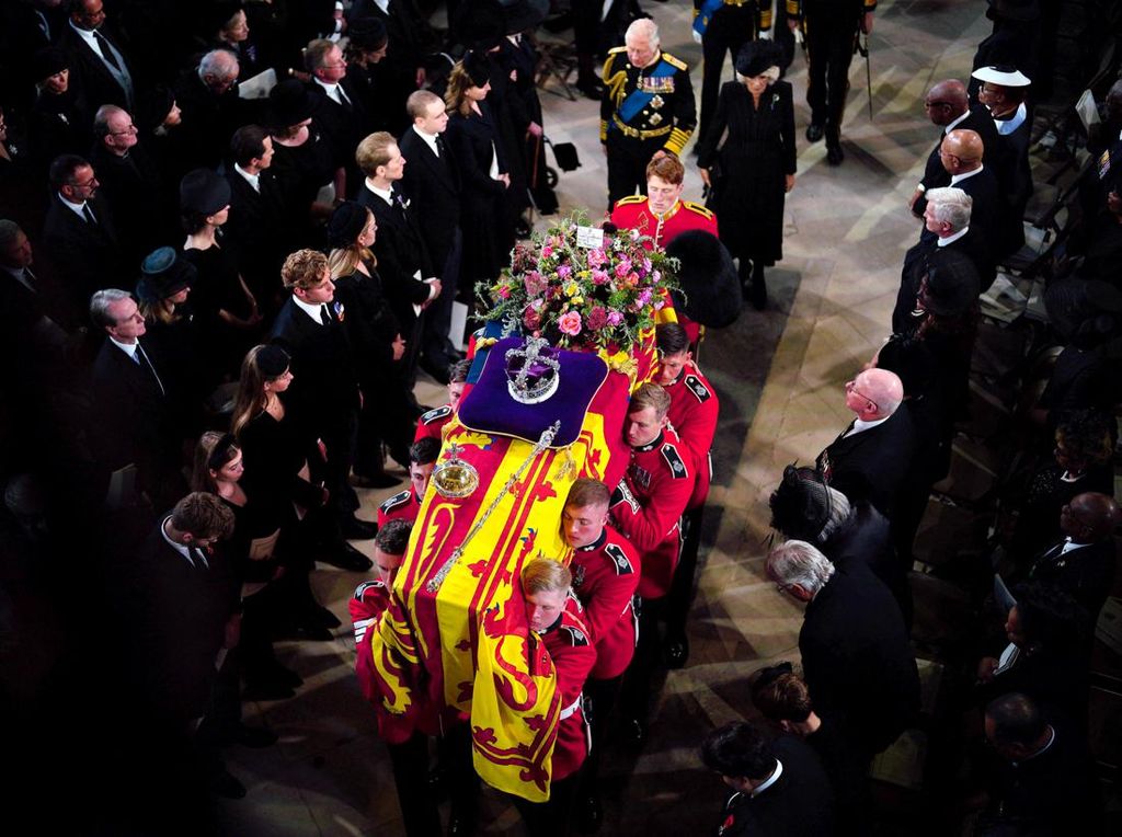 Ratu Elizabeth II Dimakamkan, Pakar Jelaskan Alasan Banyak Orang Ikut Berduka