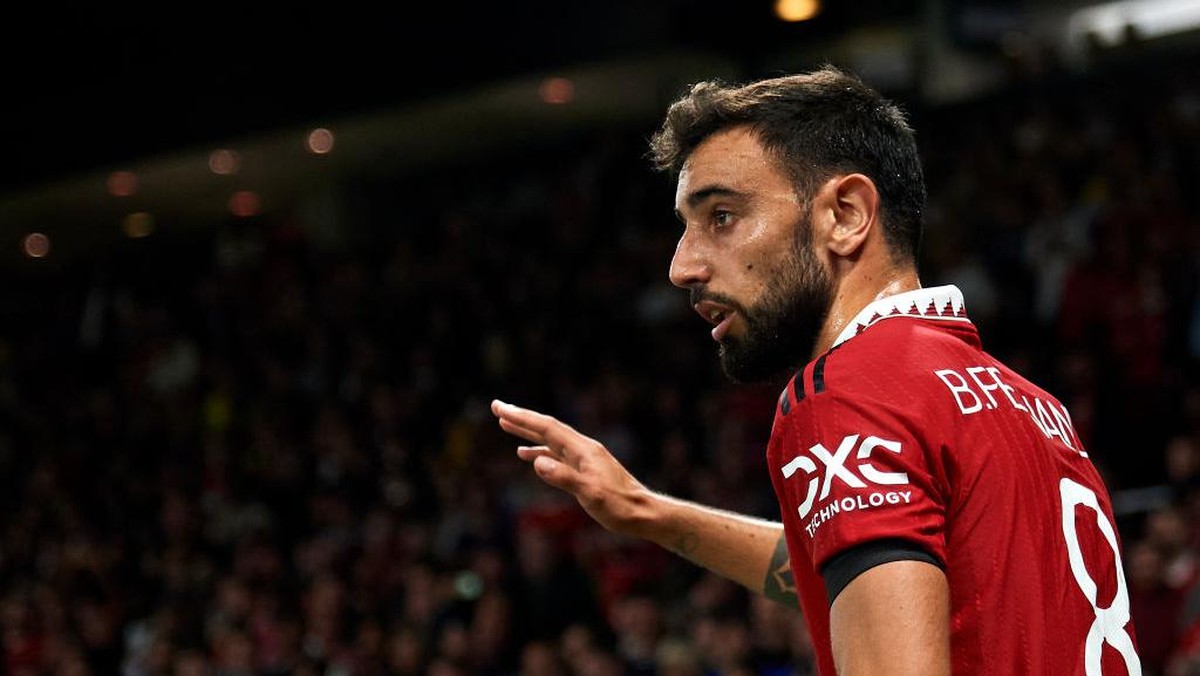 Erik ten Hag diminta untuk menepikan Bruno Fernandes. (Foto: NurPhoto via Getty Images/NurPhoto)