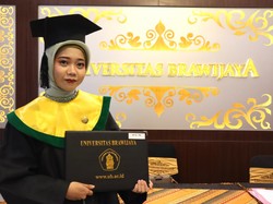Kisah Evalina: Raih IPK 3,92 & Jadi Wisudawan Termuda Universitas Brawijaya