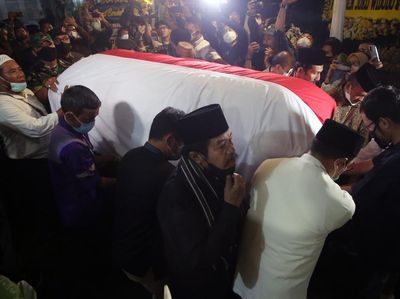 Jenazah Azyumardi Azra Berselimut Bendera Merah Putih