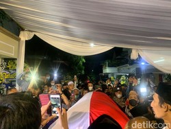 Jenazah Azyumardi Azra Tiba di Rumah Duka