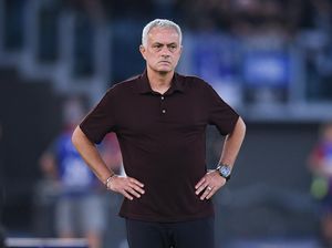 Performa Roma Belum Bikin Jose Mourinho Puas Performa Roma Belum Bikin Jose Mourinho Puas