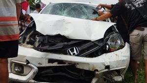 Ringsek! Mobil Tabrak 10 Motor di Kasihan Bantul