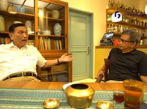 Luhut Diundang ke YouTube Rocky Gerung: Presiden Dibilang Dungu